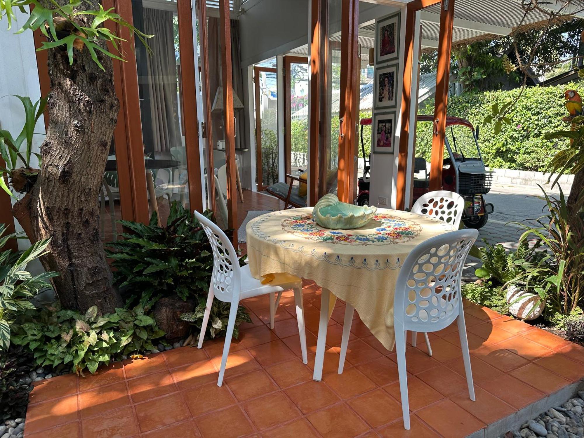 Warm White Hua Hin House Hotel Buitenkant foto